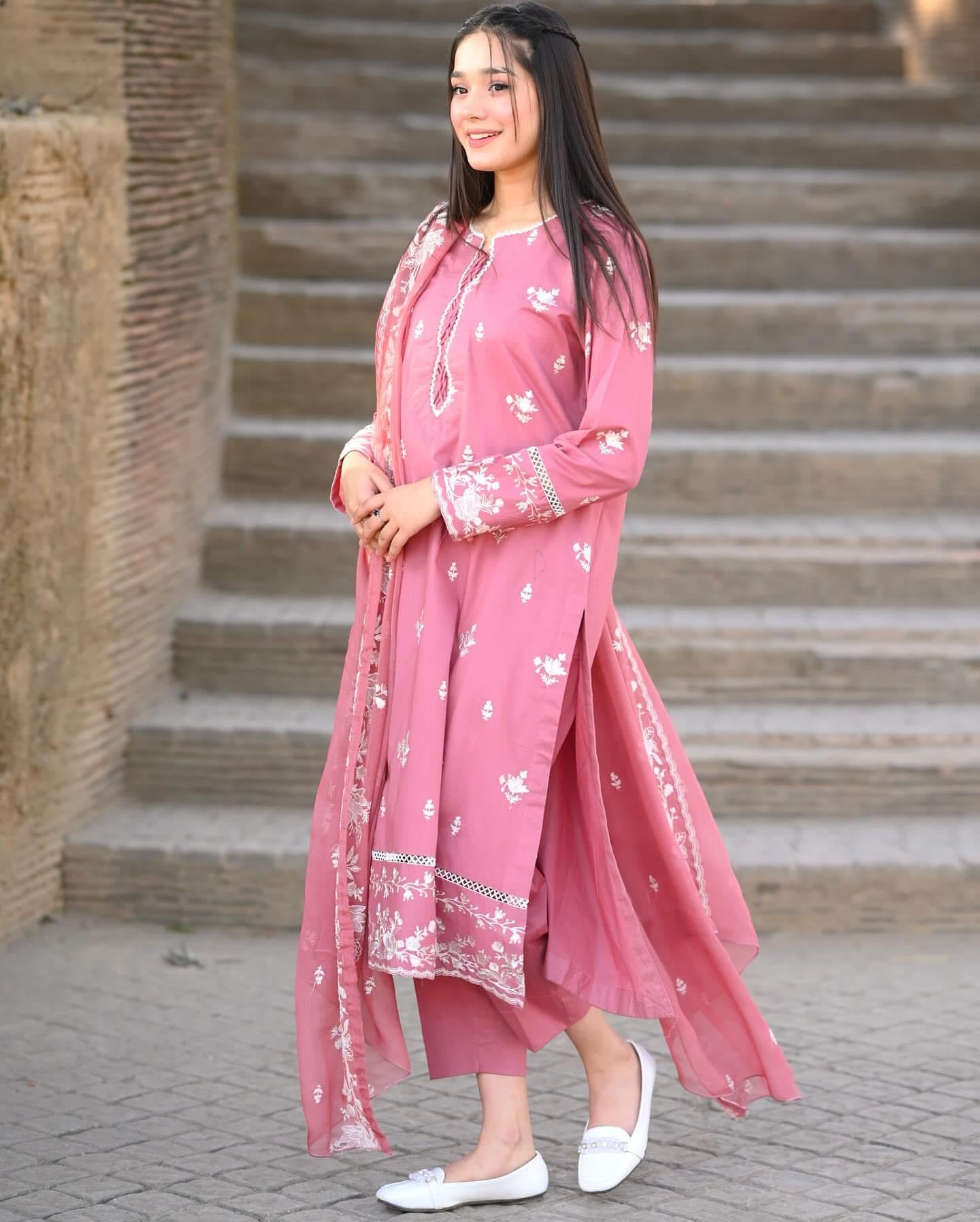 New Arrival Embroidery 3 Pec Suit