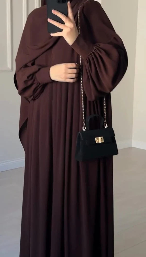 Noor Al Abaya With Stollar